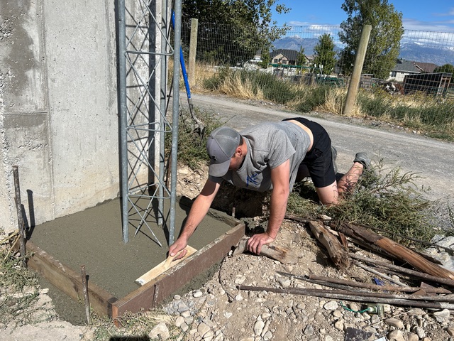 Finishing the cement